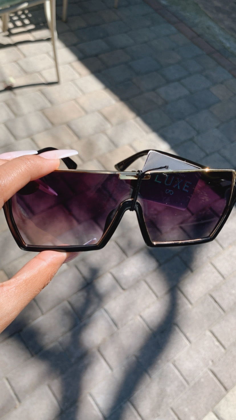 Chloe Sunnies (BLACK/ Dark Ombre lens)