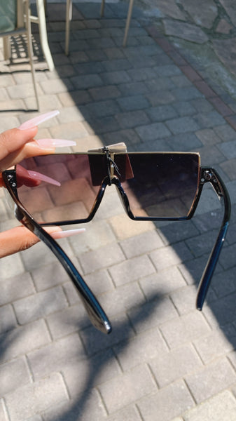 Chloe Sunnies (BLACK/ Medium Ombre Lens)